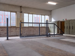 Abbildund der kinetischen Rauminstallation "Tor 2" aus dem Jahr 2007 