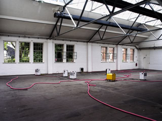 Abbildung der Rauminstallation "Parasitärer Klimaveränderer" aus dem Jahr 2010