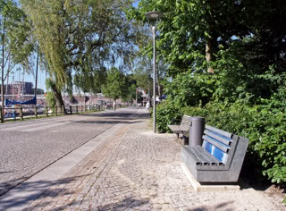 Abbildung der Licht-Skulptur "Memory 3 (Sonnenbank mit Eisberg)" aus dem Jahr 2006