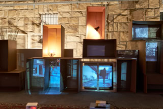 Einblick in die audiovisuelle Installation "Ort ohne Heimweh"