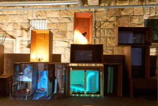 Einblick in die audiovisuelle Installation "Ort ohne Heimweh"